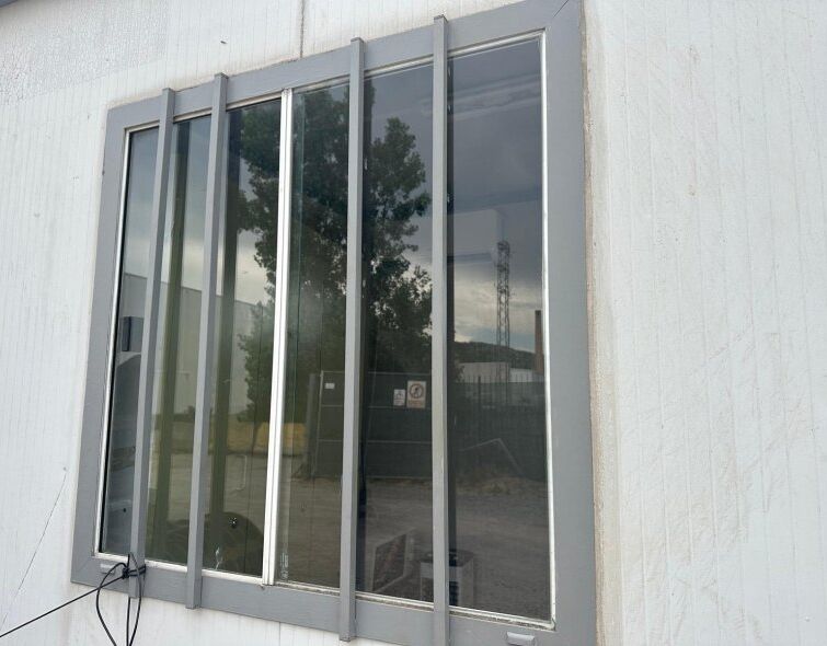- BARAQUE DE CHANTIER